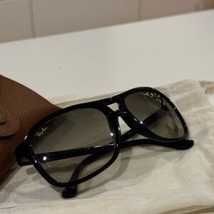 Ray-Ban RB4128 Cats 4000 Sunglasses Black 601/32 Made in Italy Authentic